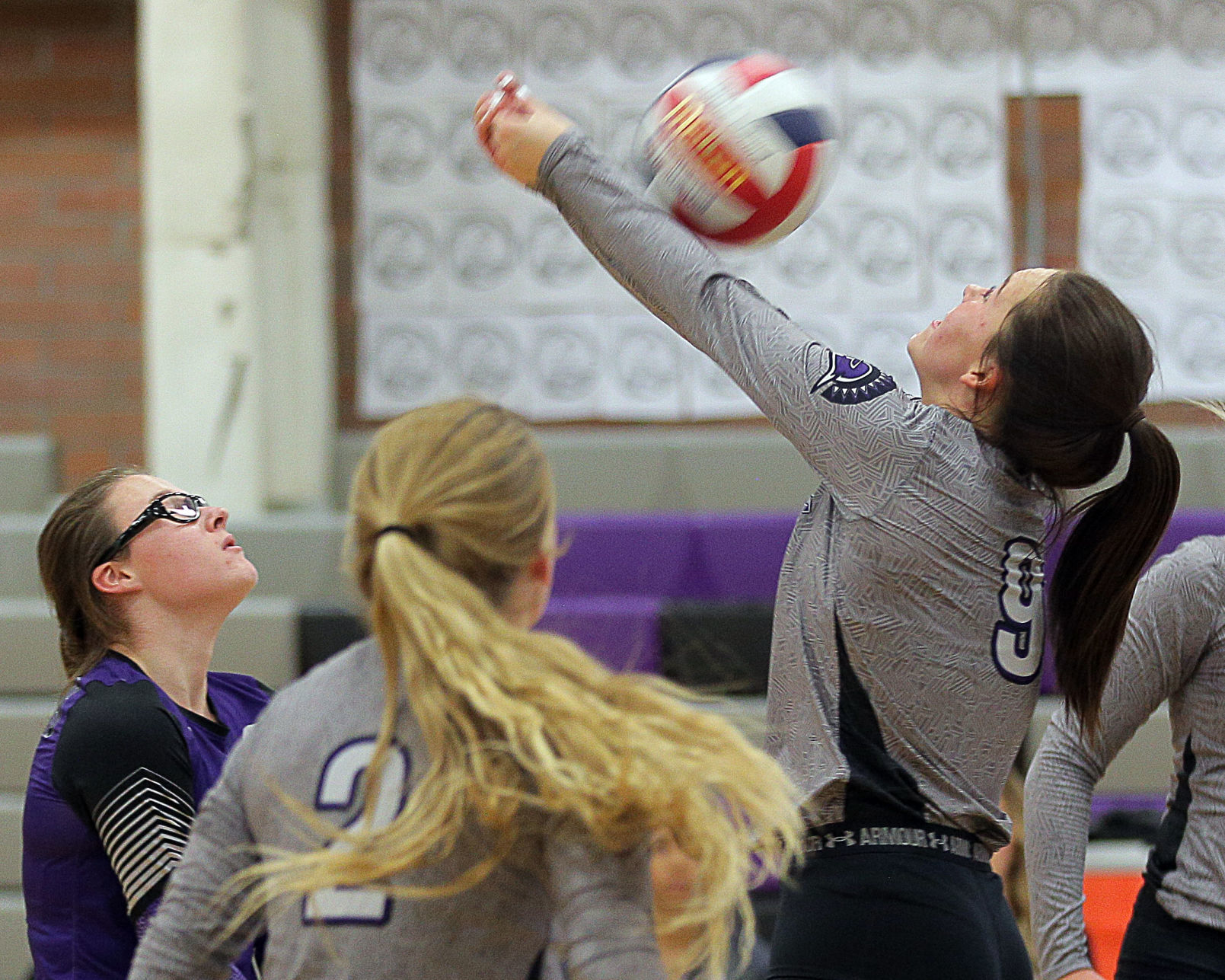 Truckee at Spring Creek Volleyball - 1st Set (15).jpg